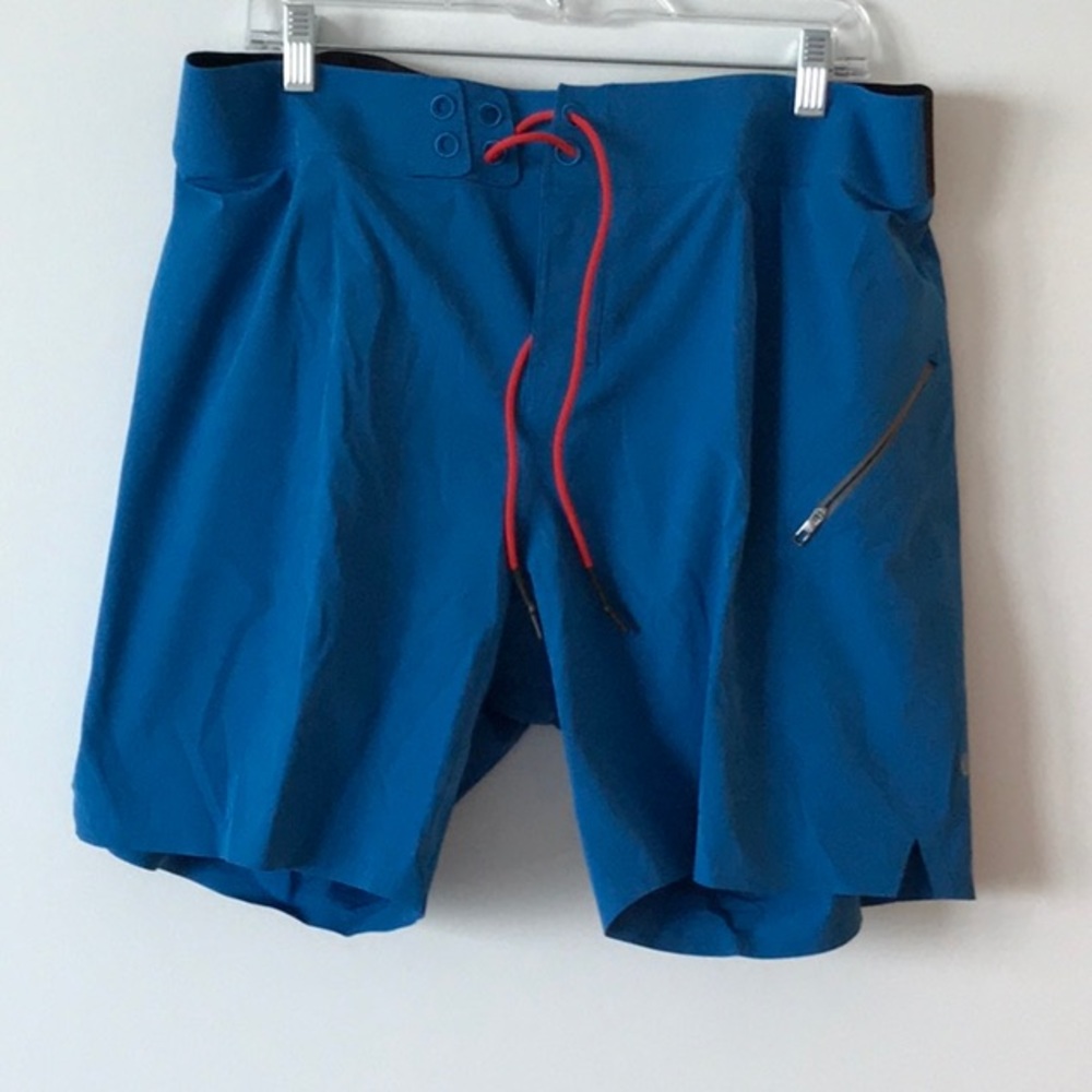 Lululemon swim shorts in size L